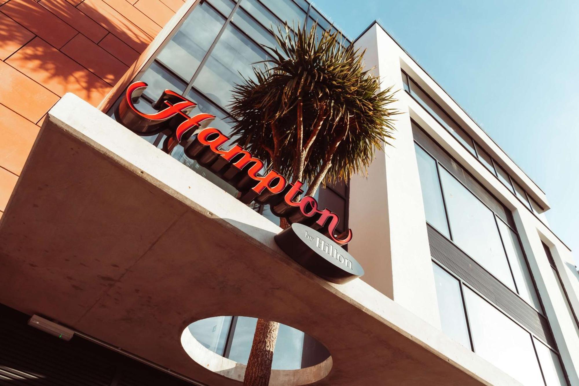 Hampton By Hilton Torquay Exterior foto