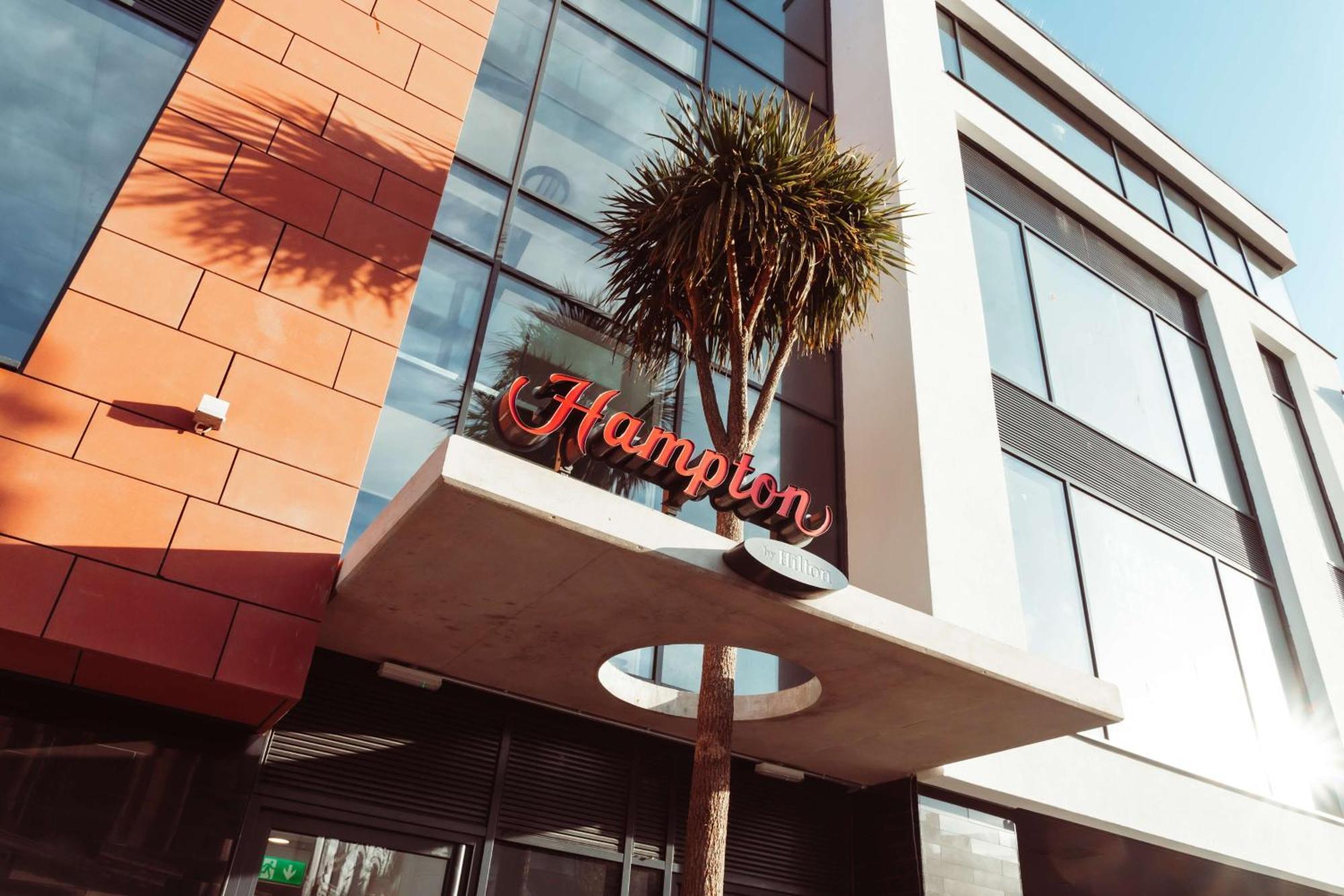 Hampton By Hilton Torquay Exterior foto